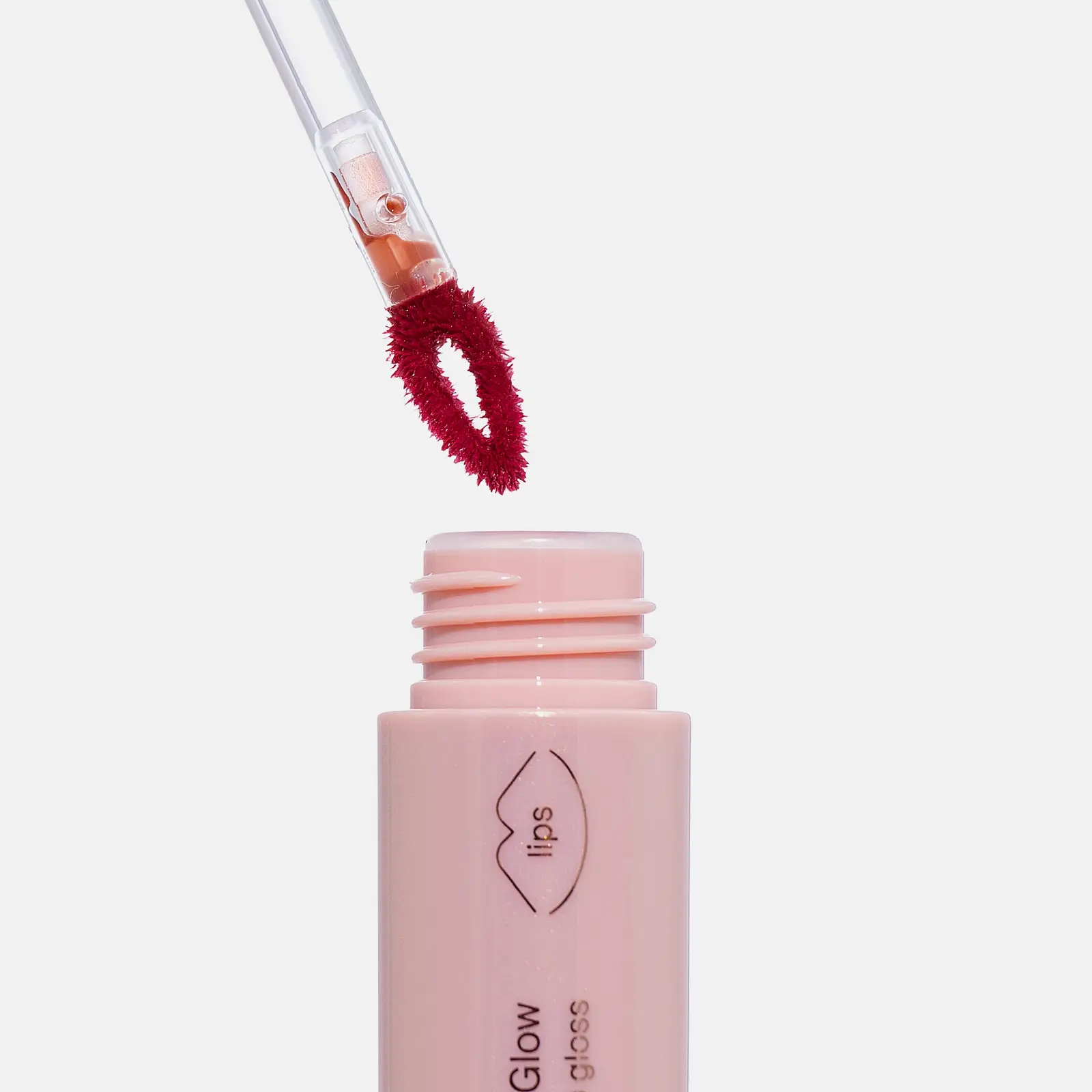 Блеск для губ тон 06 Карамельный Divage Way To Glow Lip Gloss - фото 4 Блеск для губ тон 06 Карамельный Divage Way To Glow Lip Gloss - фото 4
