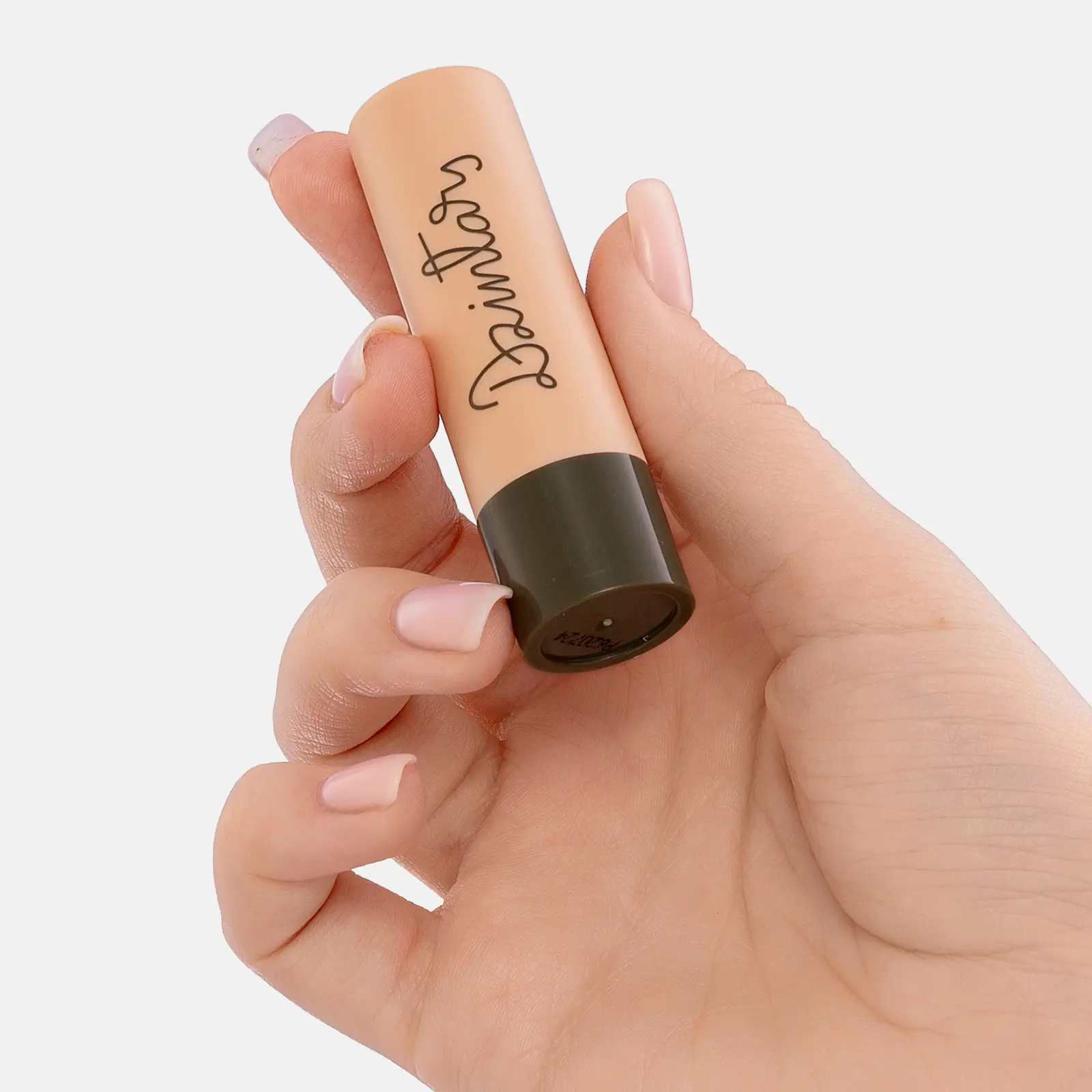 Смягчающий бальзам для губ Tuja Dzintars