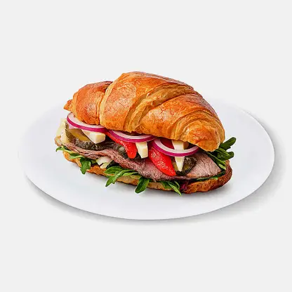 Круассан с бужениной и печеным перцем