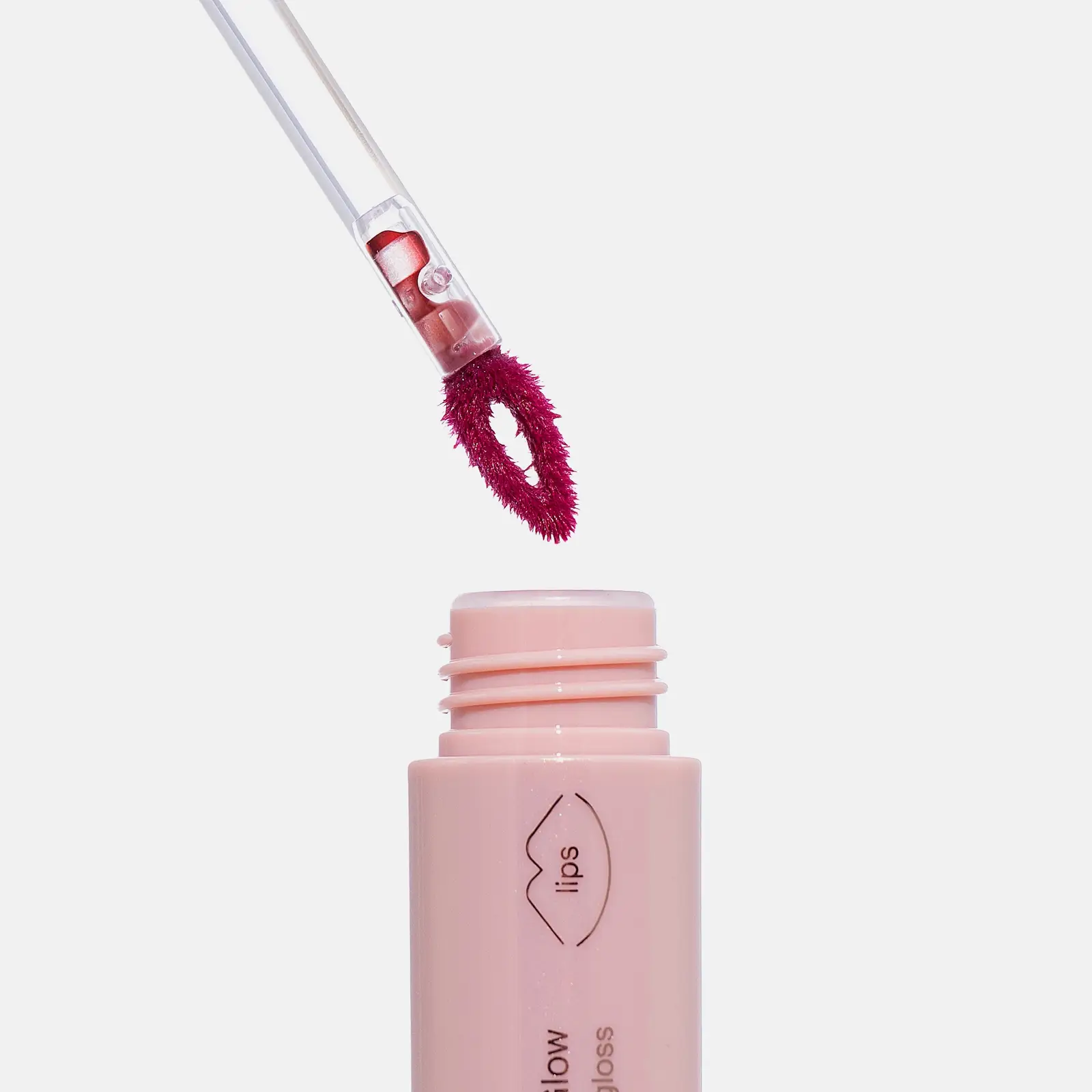 Блеск для губ тон 04 Трюфельный Divage Way To Glow Lip Gloss - фото 4