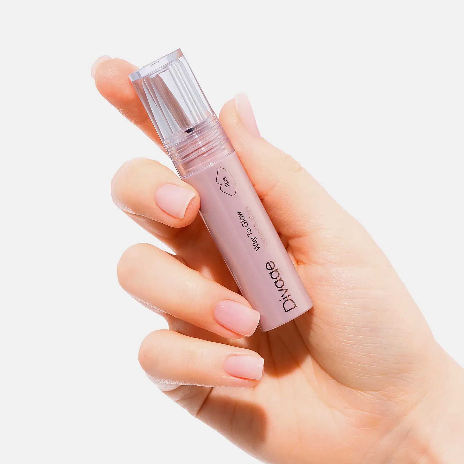 Блеск для губ тон 06 Карамельный Divage Way To Glow Lip Gloss - фото 3 Блеск для губ тон 06 Карамельный Divage Way To Glow Lip Gloss - фото 3
