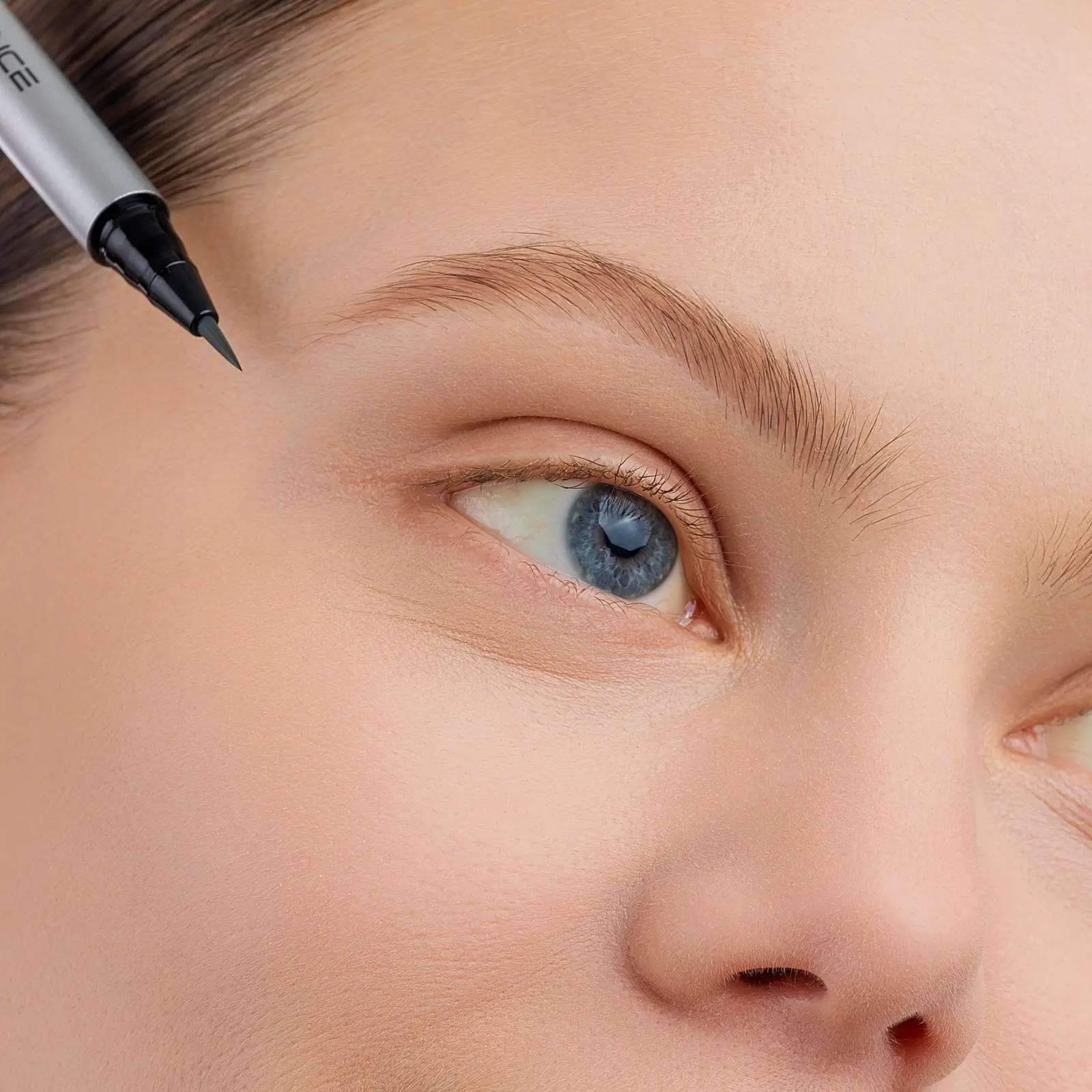 Маркер для бровей Influence Beauty Brow Robot тон 01