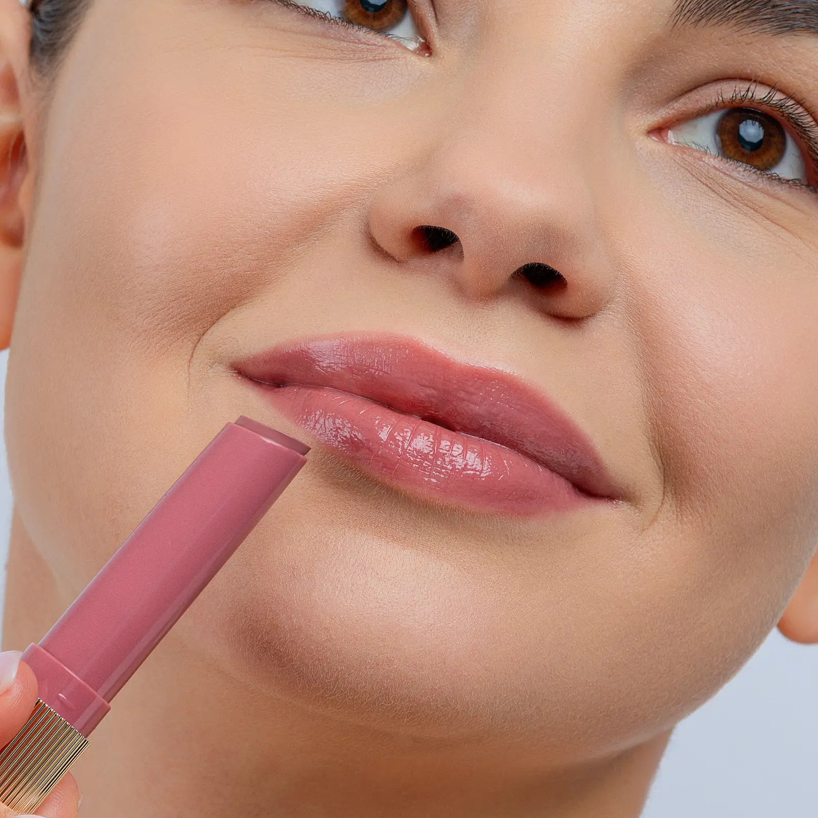 Помада-бальзам для губ La La Laque тон 02 Vivienne Sabo