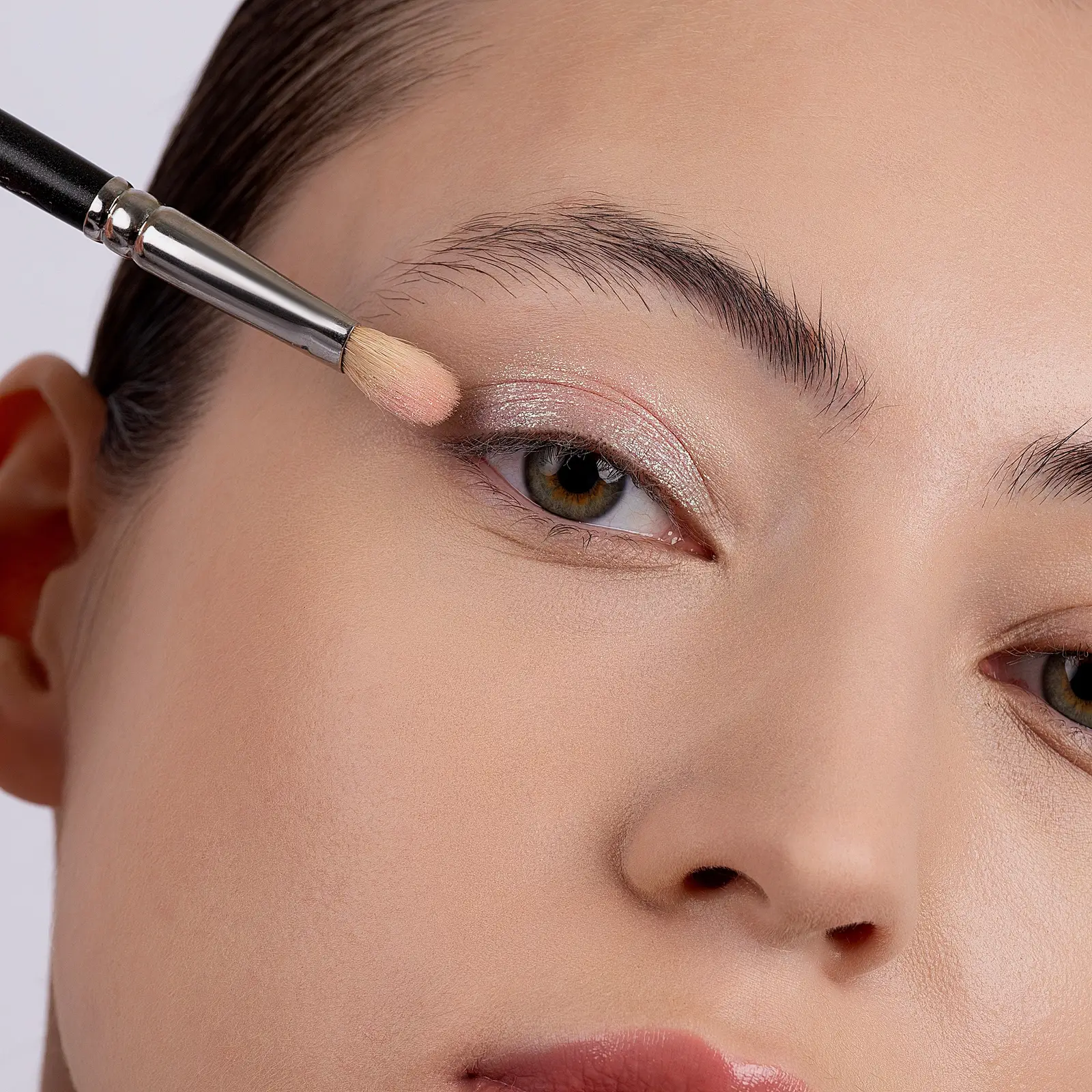 Дуохромные тени для век Neochrome тон 03 Influence Beauty