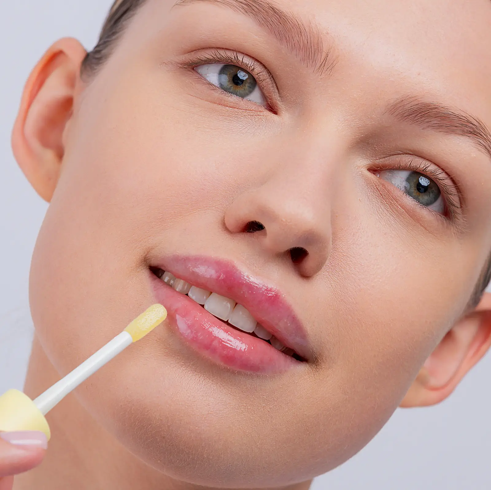 Масло для губ Dewy Lip Oil с ароматом ванили Divage