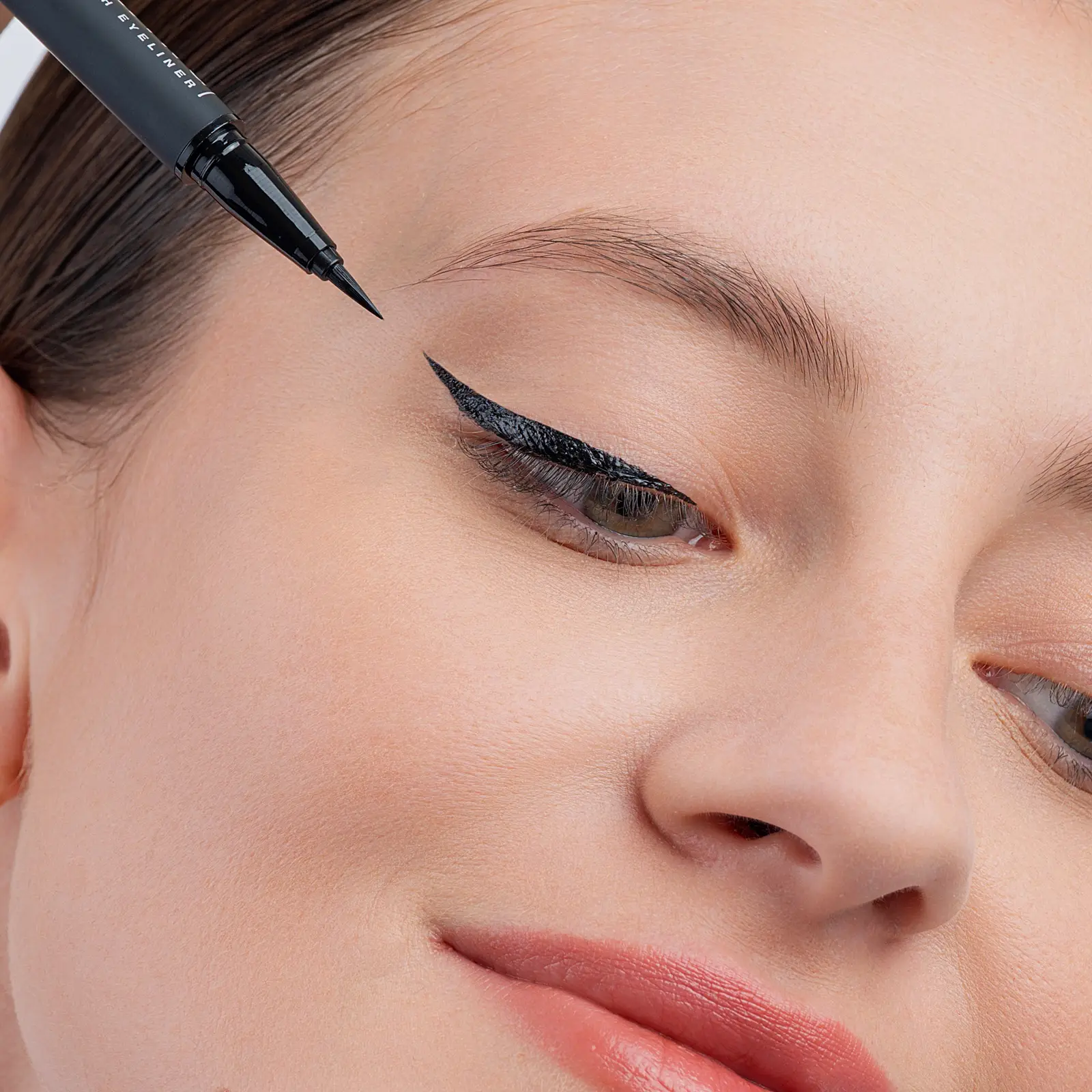 Подводка для глаз тон 01 Influence Beauty Cyberwing