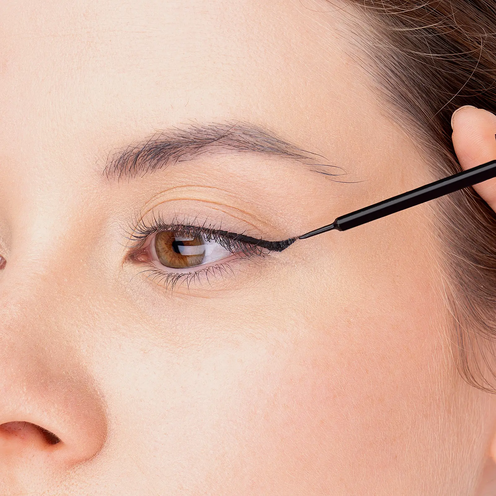 Подводка для глаз Beauty Bomb жидкая Bad Doll тон 01