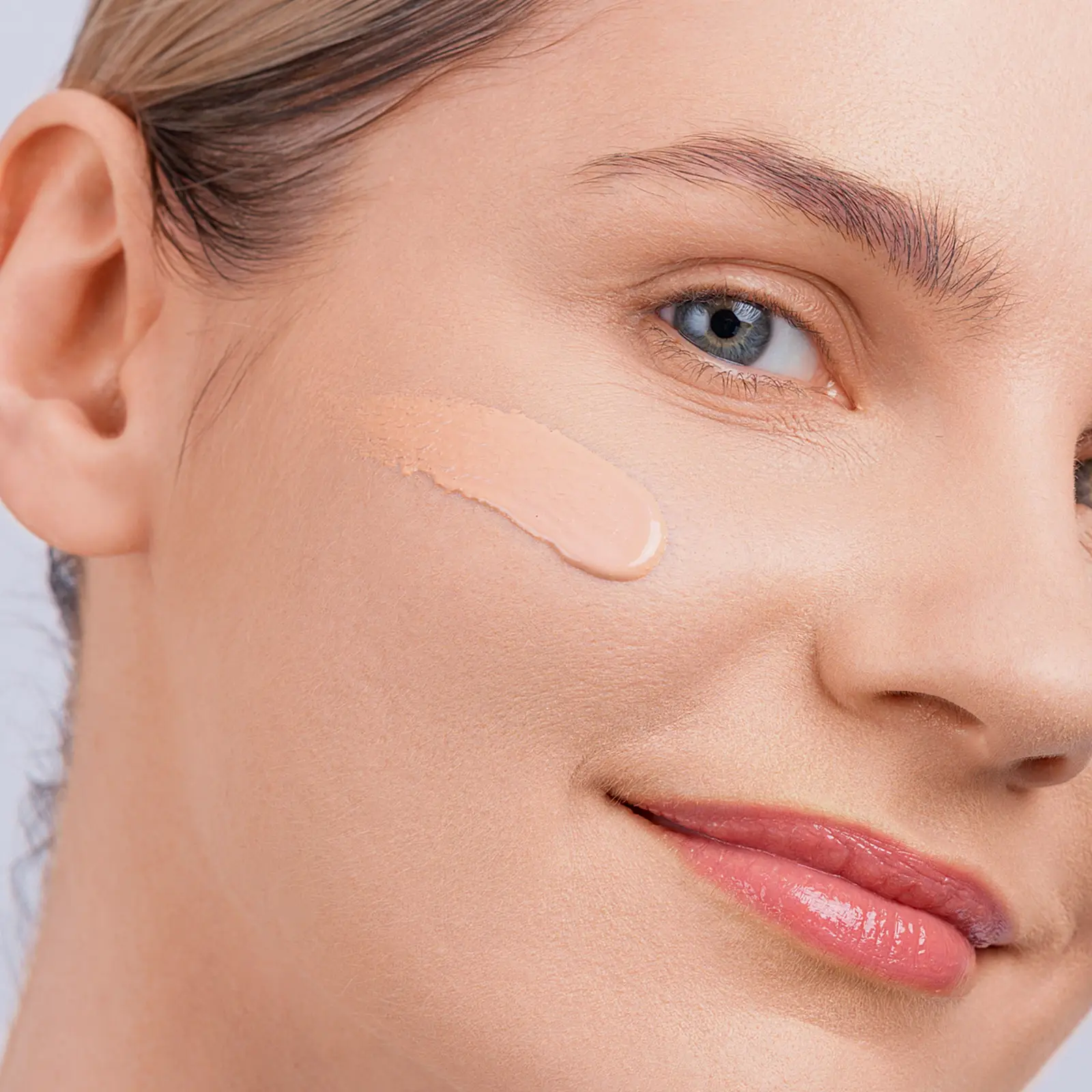 Тональный крем для коррекции цвета кожи тон 02 Золотисто-бежевый Eva Mosaic СС Color Correction Cream - фото 5 Тональный крем для коррекции цвета кожи тон 02 Золотисто-бежевый Eva Mosaic СС Color Correction Cream - фото 5