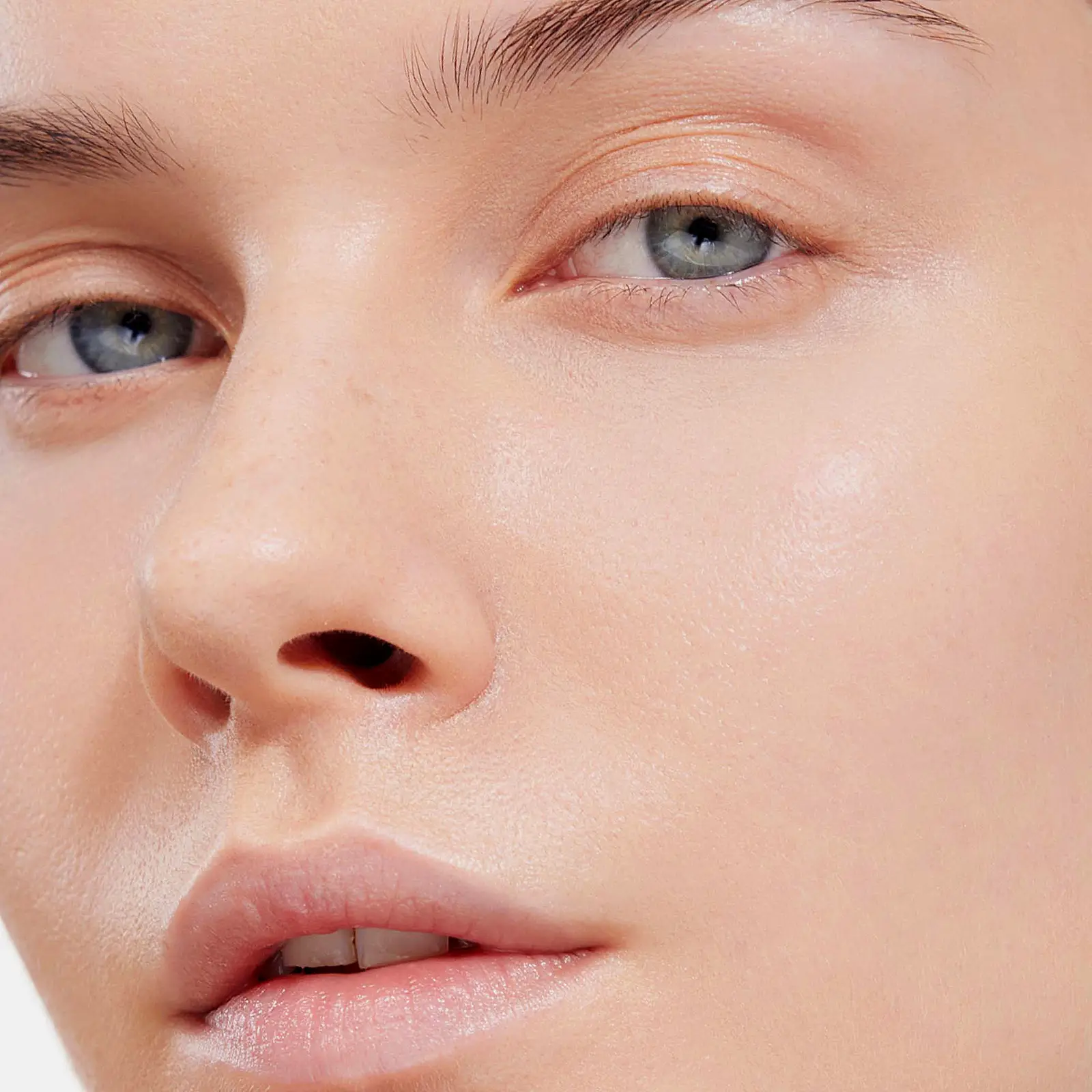 BB-крем для лица SPF15 тон 01 Светло-бежевый Influence Beauty Skinfluence