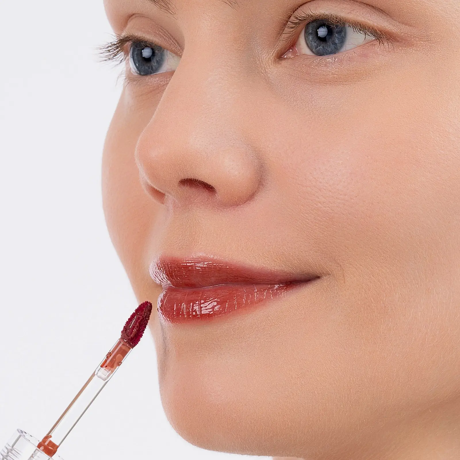 Блеск для губ тон 06 Карамельный Divage Way To Glow Lip Gloss - фото 2 Блеск для губ тон 06 Карамельный Divage Way To Glow Lip Gloss - фото 2