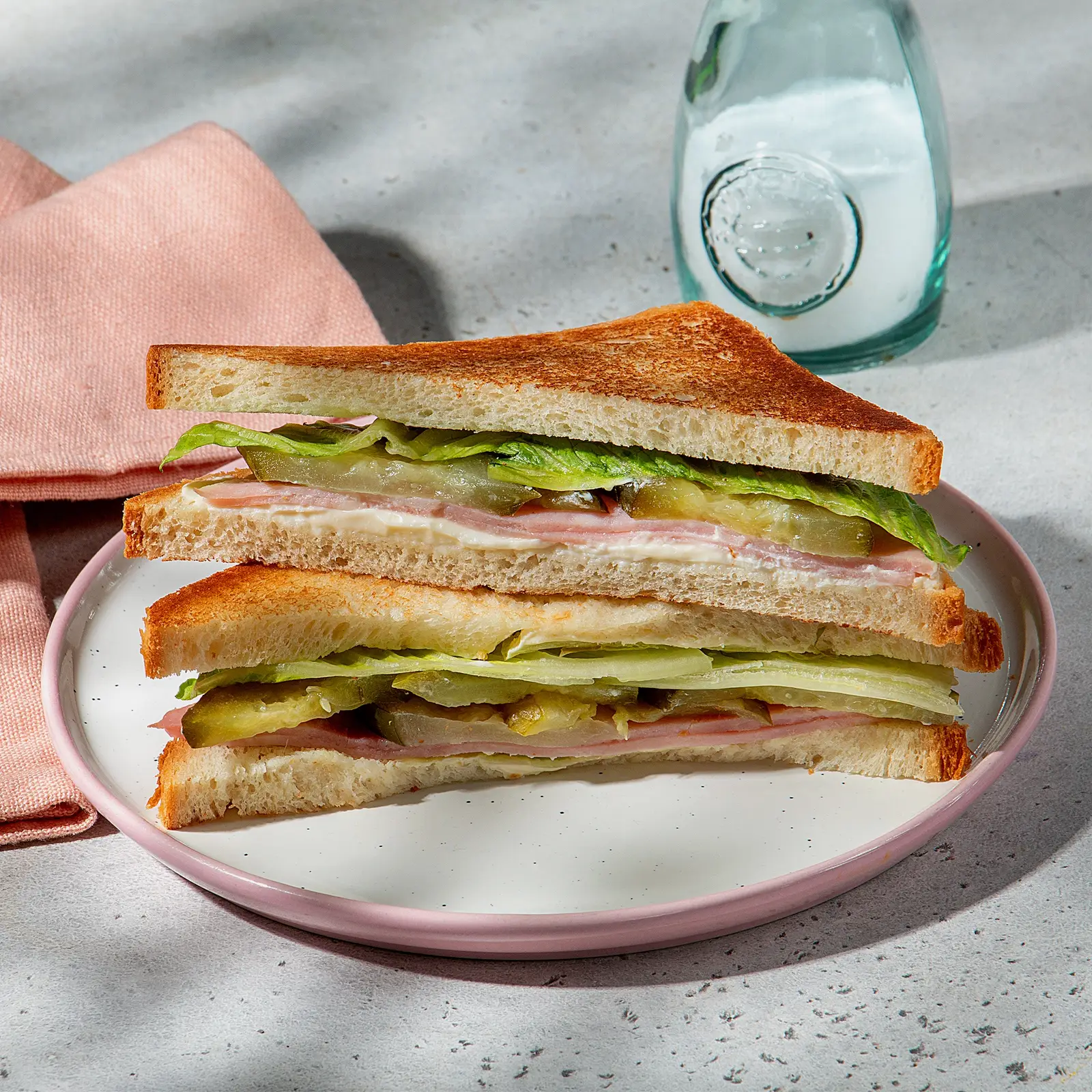 Изображение товара Сэндвич с ветчиной и сыром М Кухня 190г