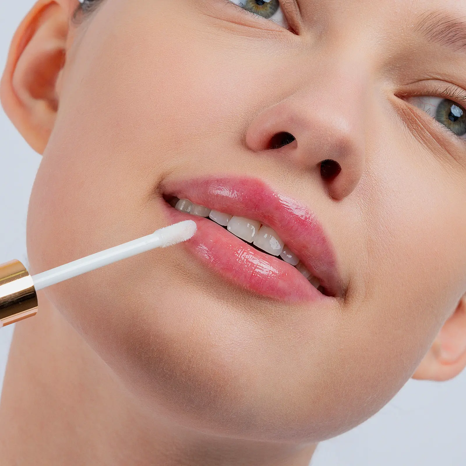 Блеск для губ Idealist тон 01 Прозрачный Stellary