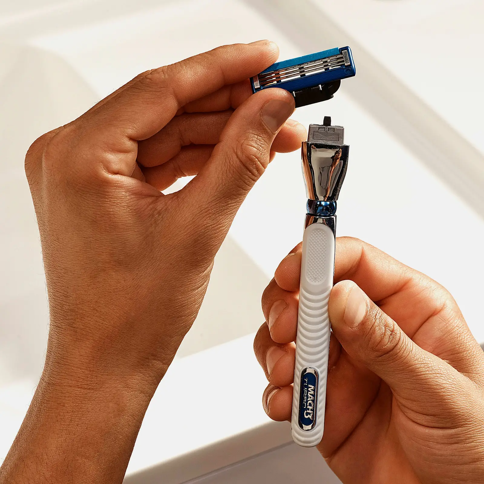 Кассеты для бритья Gillette Mach3 Turbo 8шт - фото 7 Кассеты для бритья Gillette Mach3 Turbo 8шт - фото 7