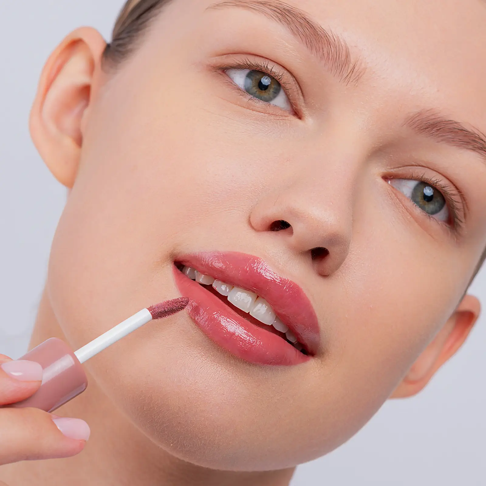 Помада для губ Butter Gloss Liquid Lipstick тон 03 Divage