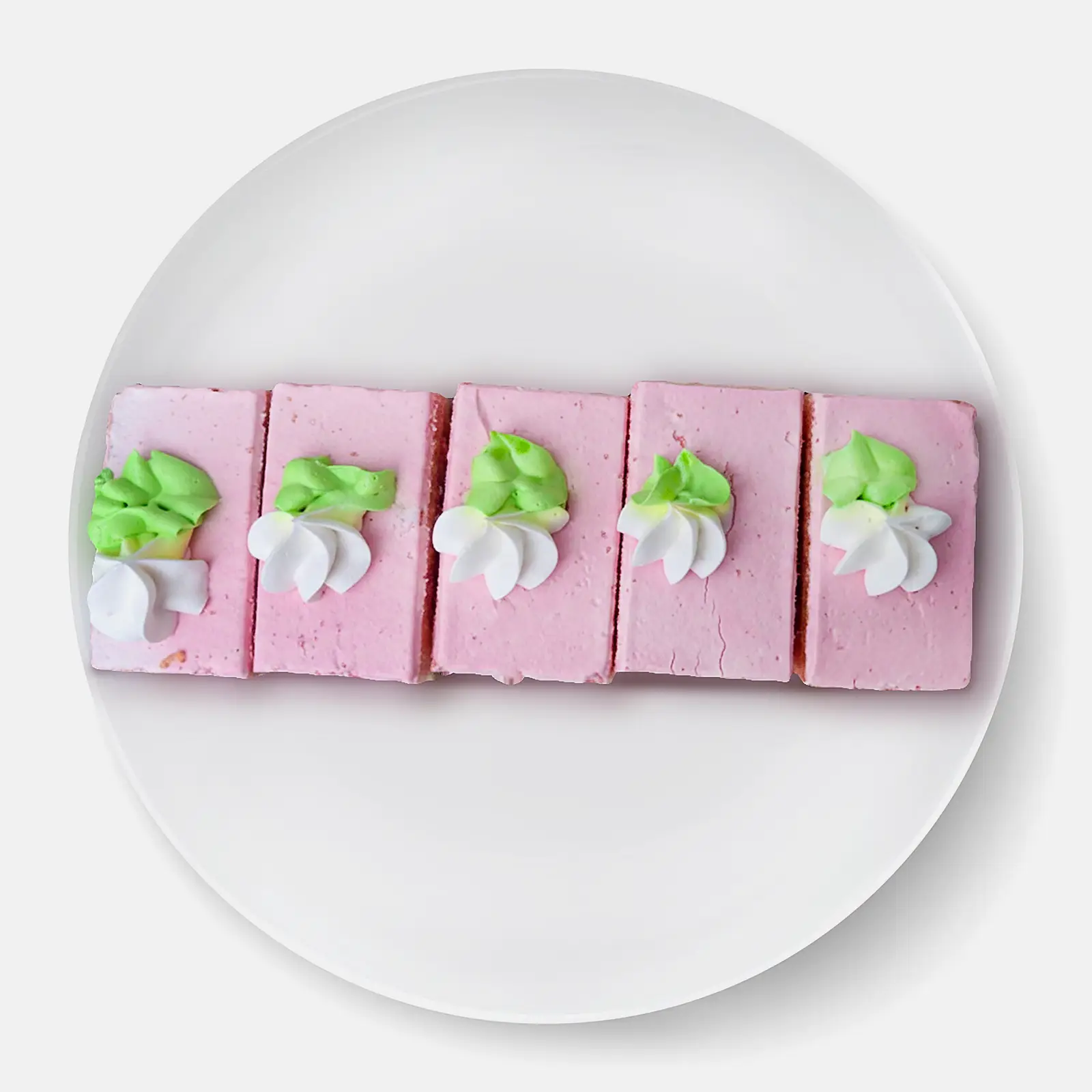 Изображение товара Пирожное Летний букет Соло кармен 375г яркое и нежное сладкое лакомство