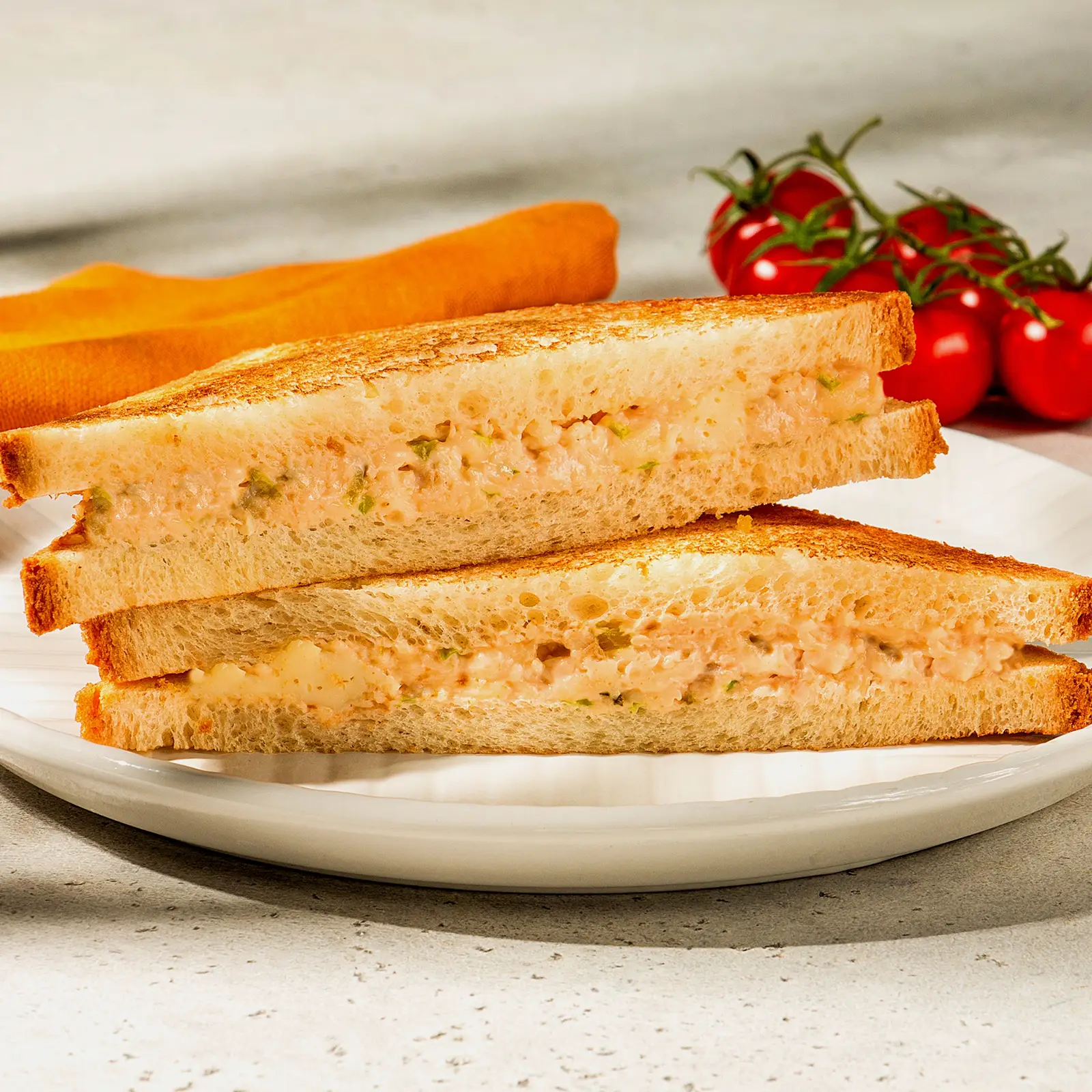 Сэндвич с курицей и омлетом М Кухня 145г Сэндвич с курицей и омлетом М Кухня 145г