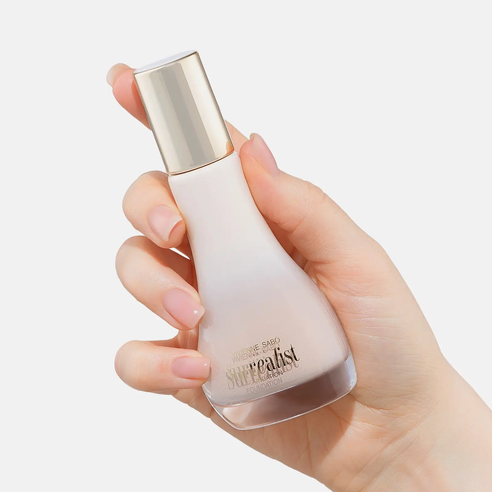 Увлажняющие тональное средство для лица с шёлковым финишем тон 03 Vivienne Sabo Surrealist