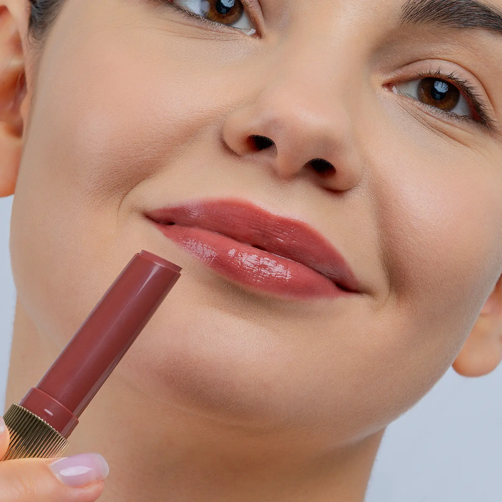 Помада-бальзам для губ La La Laque тон 06 Vivienne Sabo