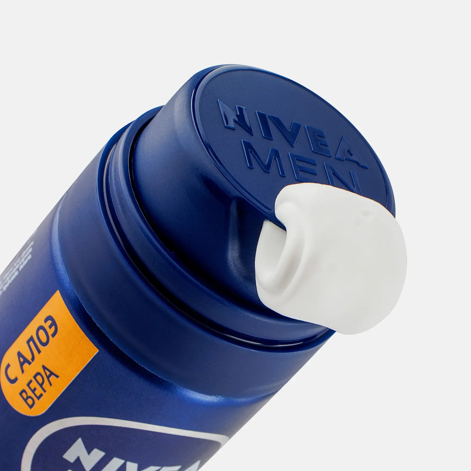 Увлажняющая Пена для бритья Защита и уход NIVEA Men 200мл