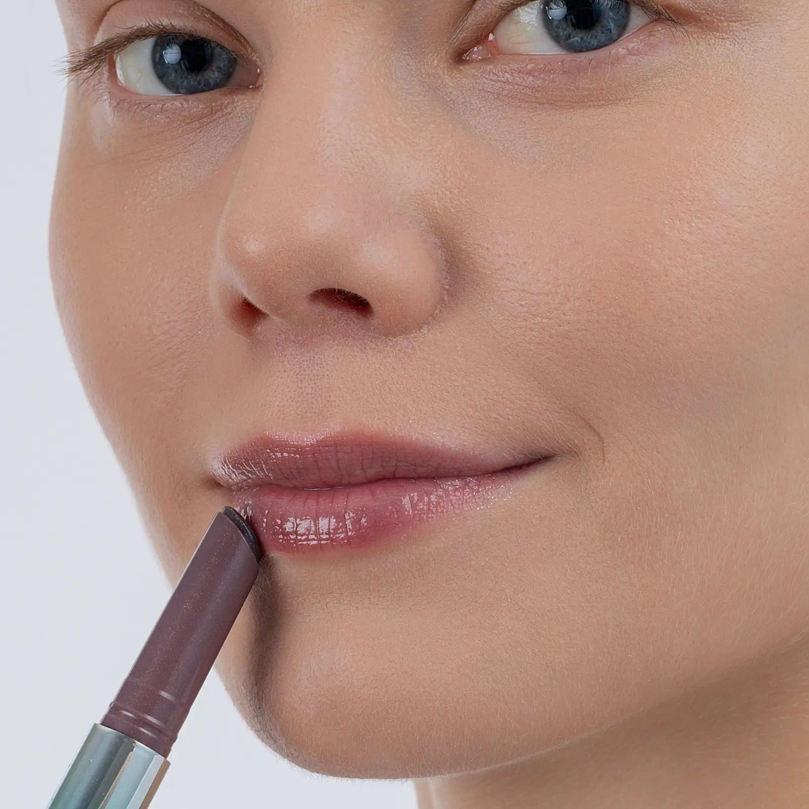 Бальзам-стик для губ Hydrogenesis тон 03 Коричнево сливовый Influence Beauty - фото 2 Бальзам-стик для губ Hydrogenesis тон 03 Коричнево сливовый Influence Beauty - фото 2