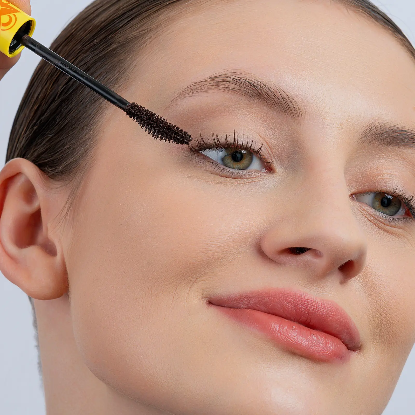 Тушь для ресниц Brown Power Beauty Bomb