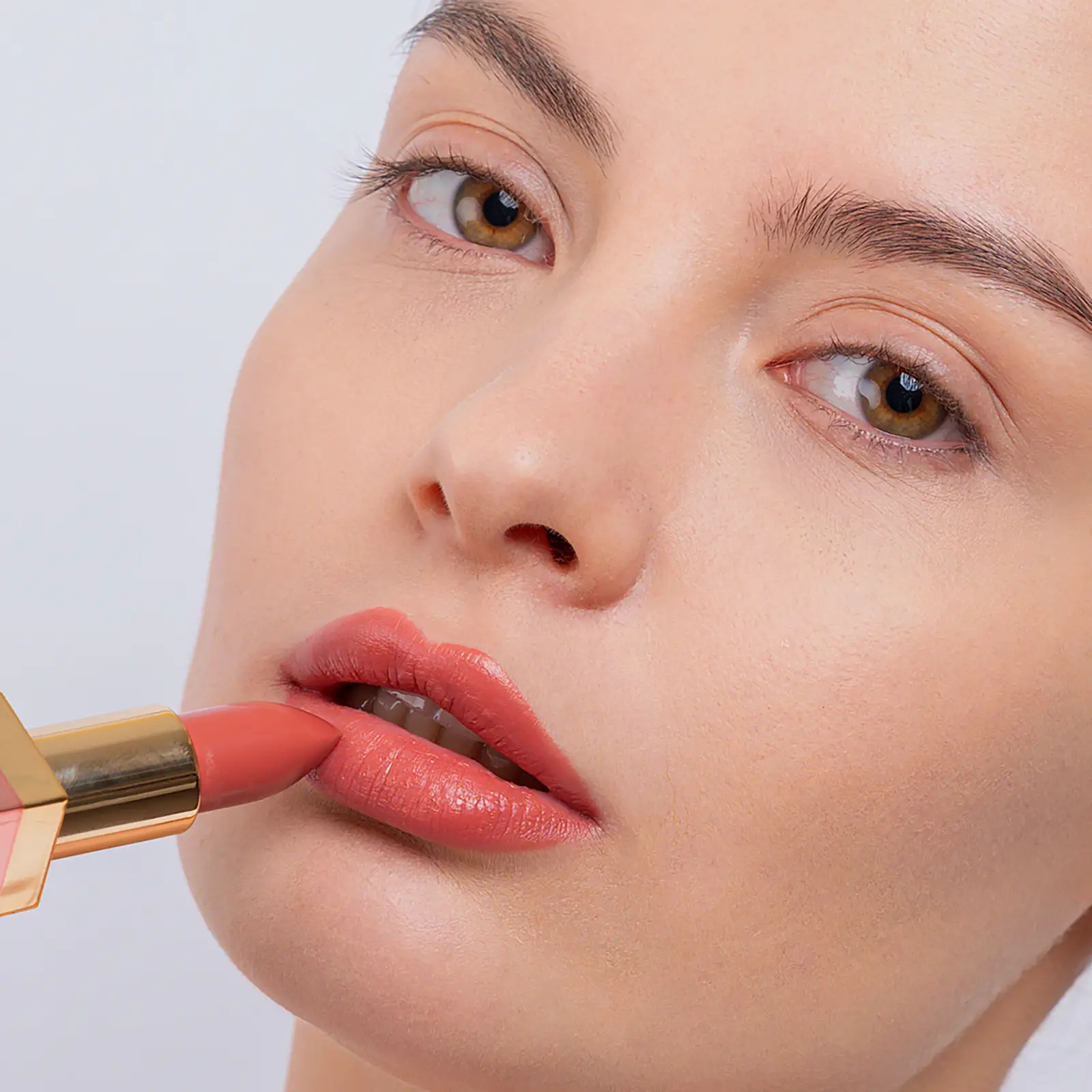 Помада для губ Sensuality Semi Matte Lipstick тон 04 Divage - фото 4