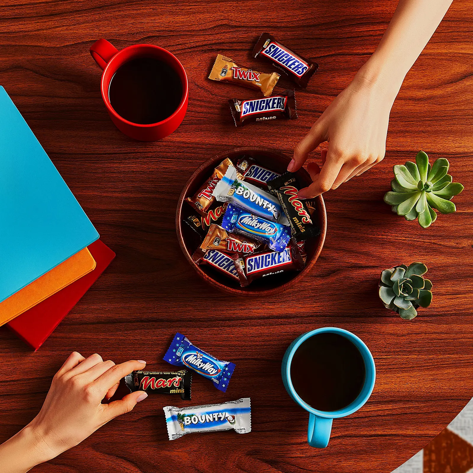 Конфеты шоколадные Snickers Minis с карамелью арахисом и нугой
