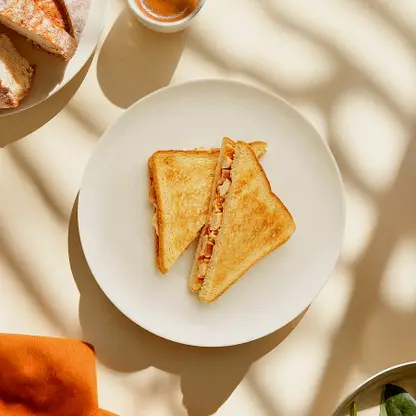 Сэндвич с курицей и беконом М Кухня 150г