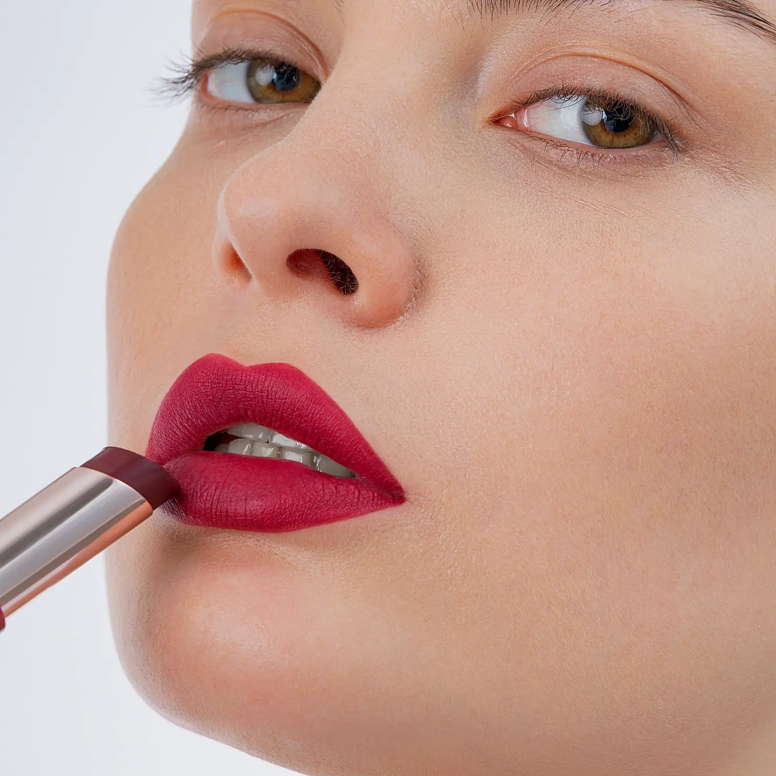 Матовая помада для губ тон 02 Бургунди Divage Krasa Matte Lipstick - фото 2 Матовая помада для губ тон 02 Бургунди Divage Krasa Matte Lipstick - фото 2
