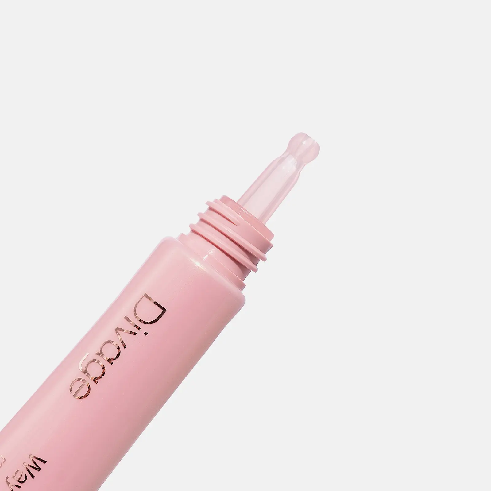 Тональный крем с эффектом сияния тон 04 Коричневый Divage Way To Glow - фото 4