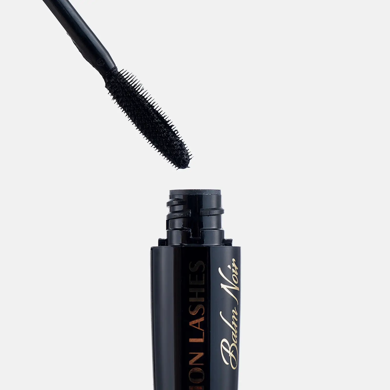 Тушь для ресниц L’Oréal Paris Volume Million Lashes Balm Balm Noir для объема и разделения черная - фото 3 Тушь для ресниц L’Oréal Paris Volume Million Lashes Balm Balm Noir для объема и разделения черная - фото 3