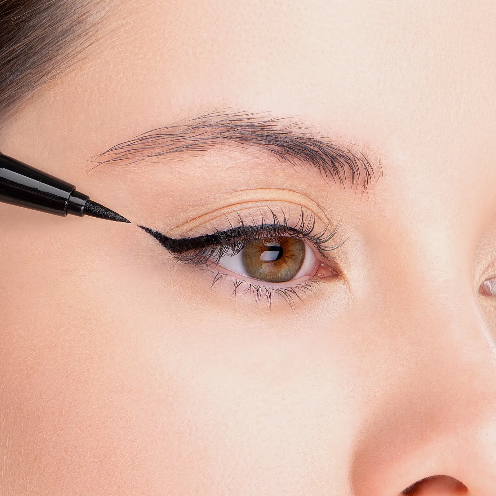 Лайнер для глаз тон 01 Love Generation Color Resourse