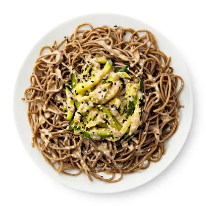 Изображение товара Гречневая лапша с цукини и ореховым соусом Братья Караваевы 215г