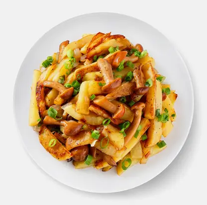 Картофель жареный с грибами и луком