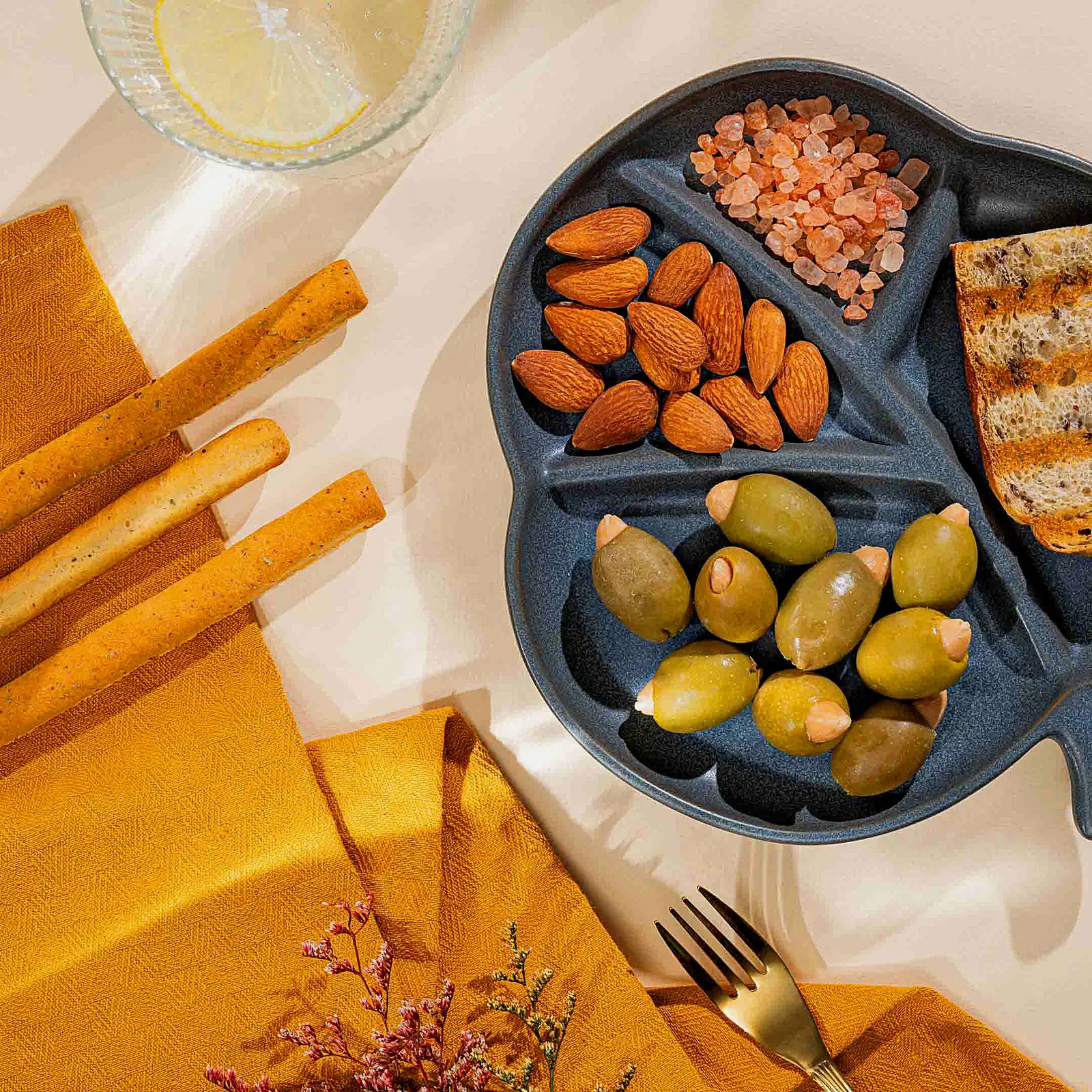 Оливки зелёные фаршированные миндалем Premiere of Taste 290г