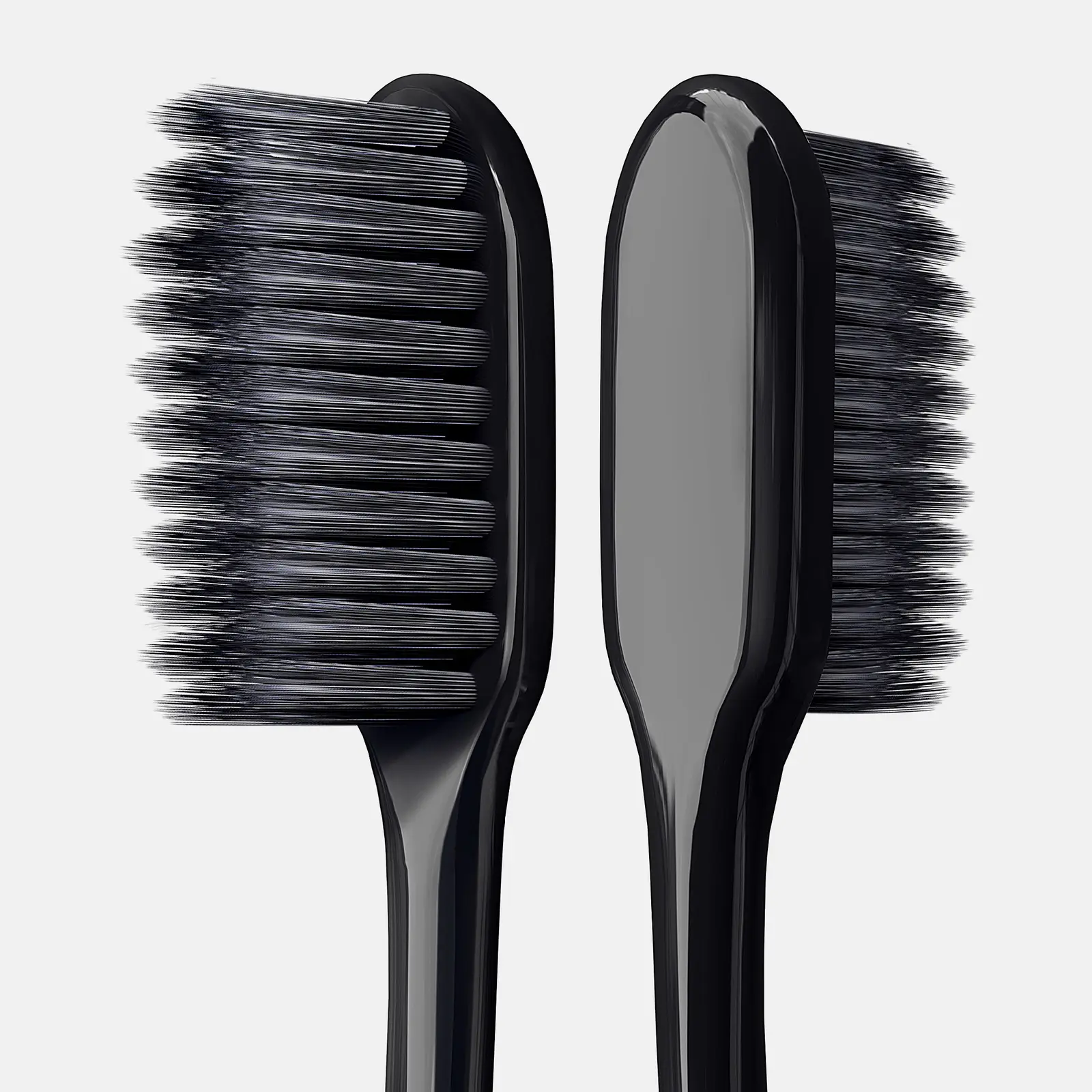 Зубная щетка Colgate Шелковые нити с древесным углем 1 + 1 Мягкая в ассортименте