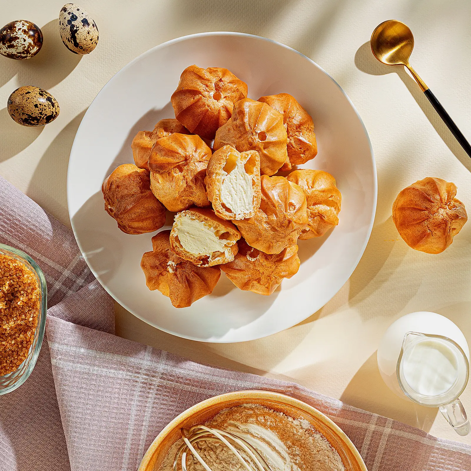 Изображение товара Пирожное профитроли с пломбирным кремом Mirel 180г воздушное и нежное