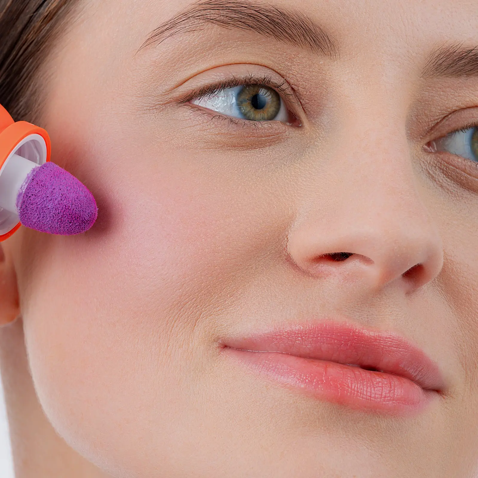 Жидкие румяна для лица тон 02 Beauty Bomb Смешарики - фото 2