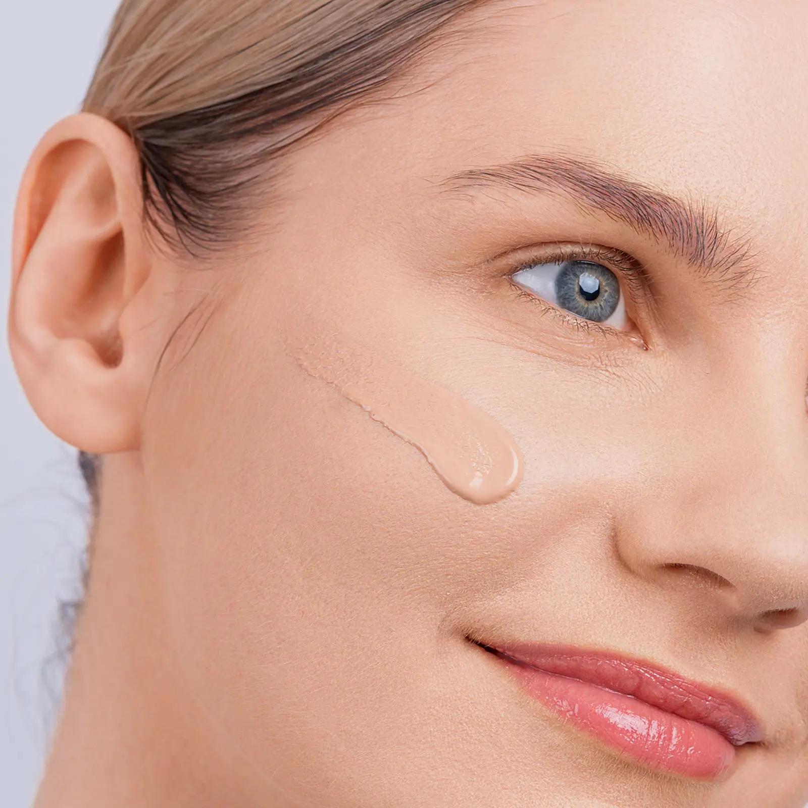 Тональный крем для коррекции цвета кожи тон 03 Ваниль Eva Mosaic СС Color Correction Cream - фото 5 Тональный крем для коррекции цвета кожи тон 03 Ваниль Eva Mosaic СС Color Correction Cream - фото 5