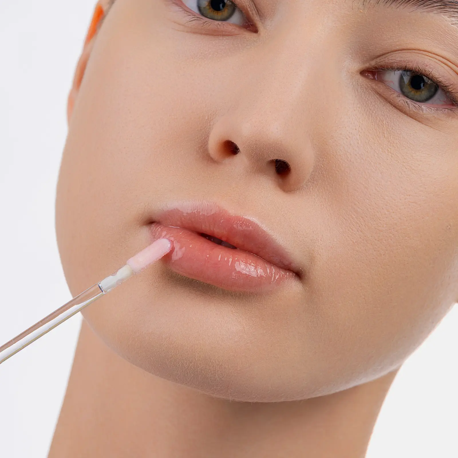 Блеск для увеличения объема губ тон 05 Influence Beauty