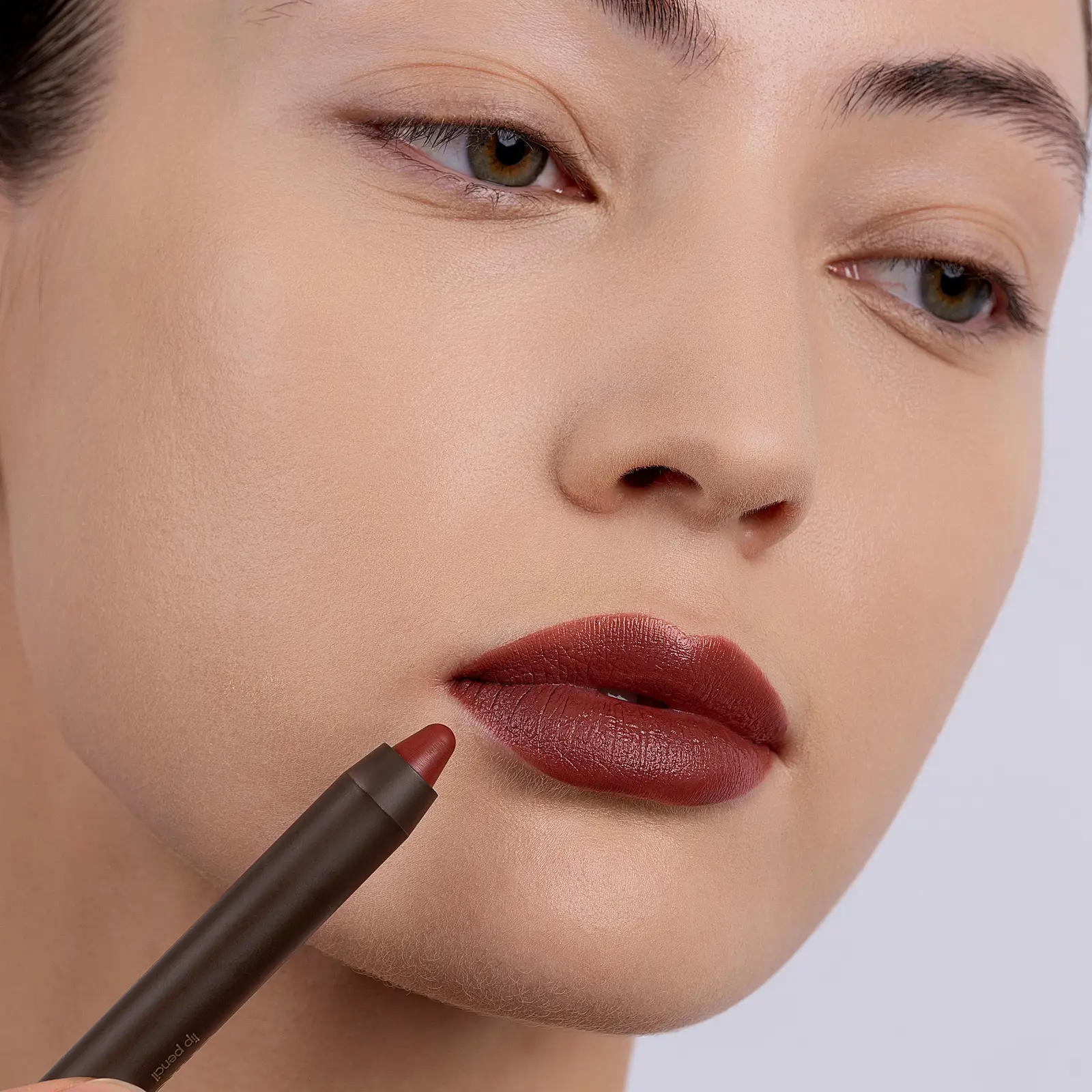 Стойкий карандаш-помада для губ Stellary Wild Chic тон 01