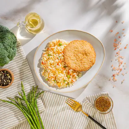 Изображение товара Шницель куриный с рисом и овощами М Кухня 225г