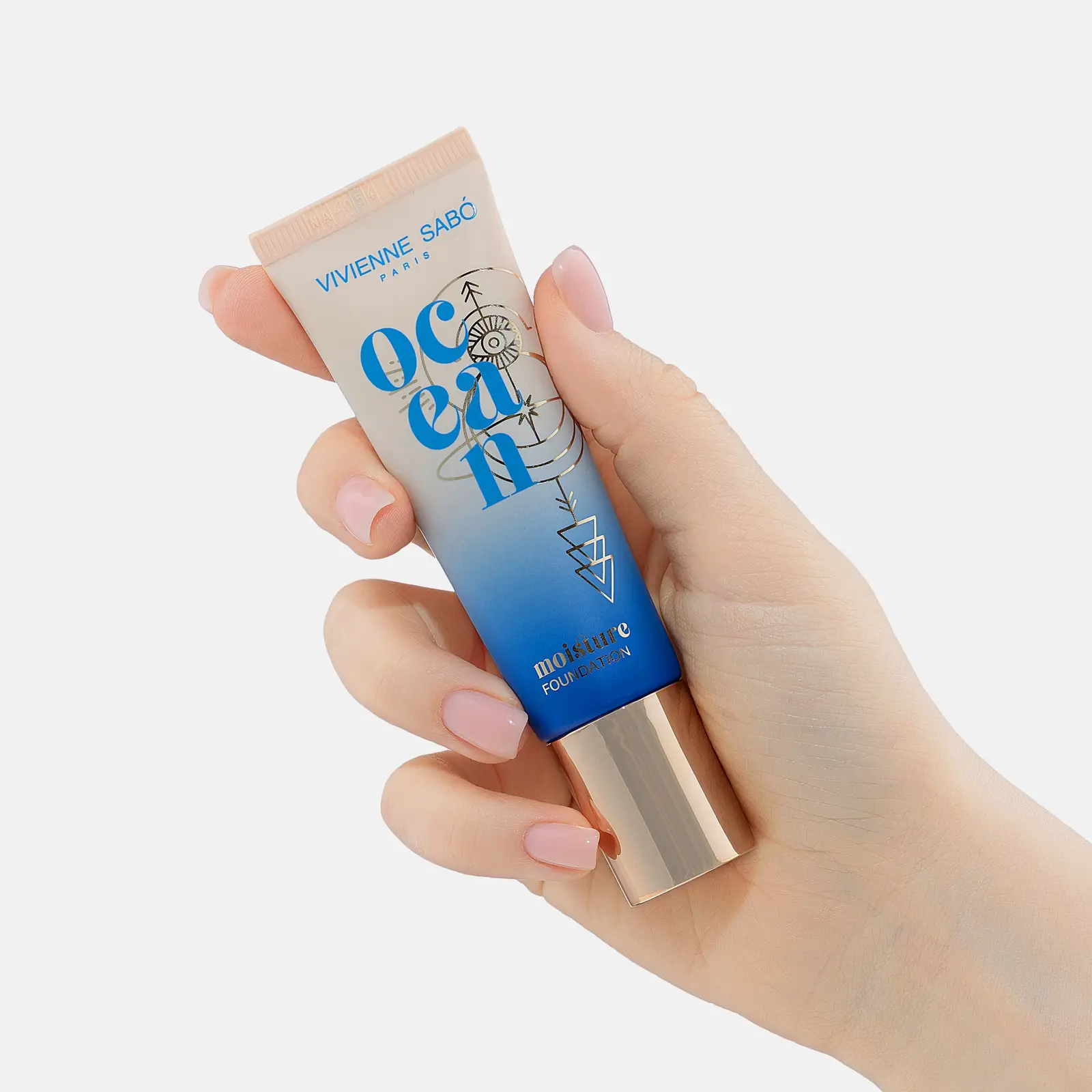 Увлажняющая тональная основа для лица Ocean тон 02 Vivienne Sabo