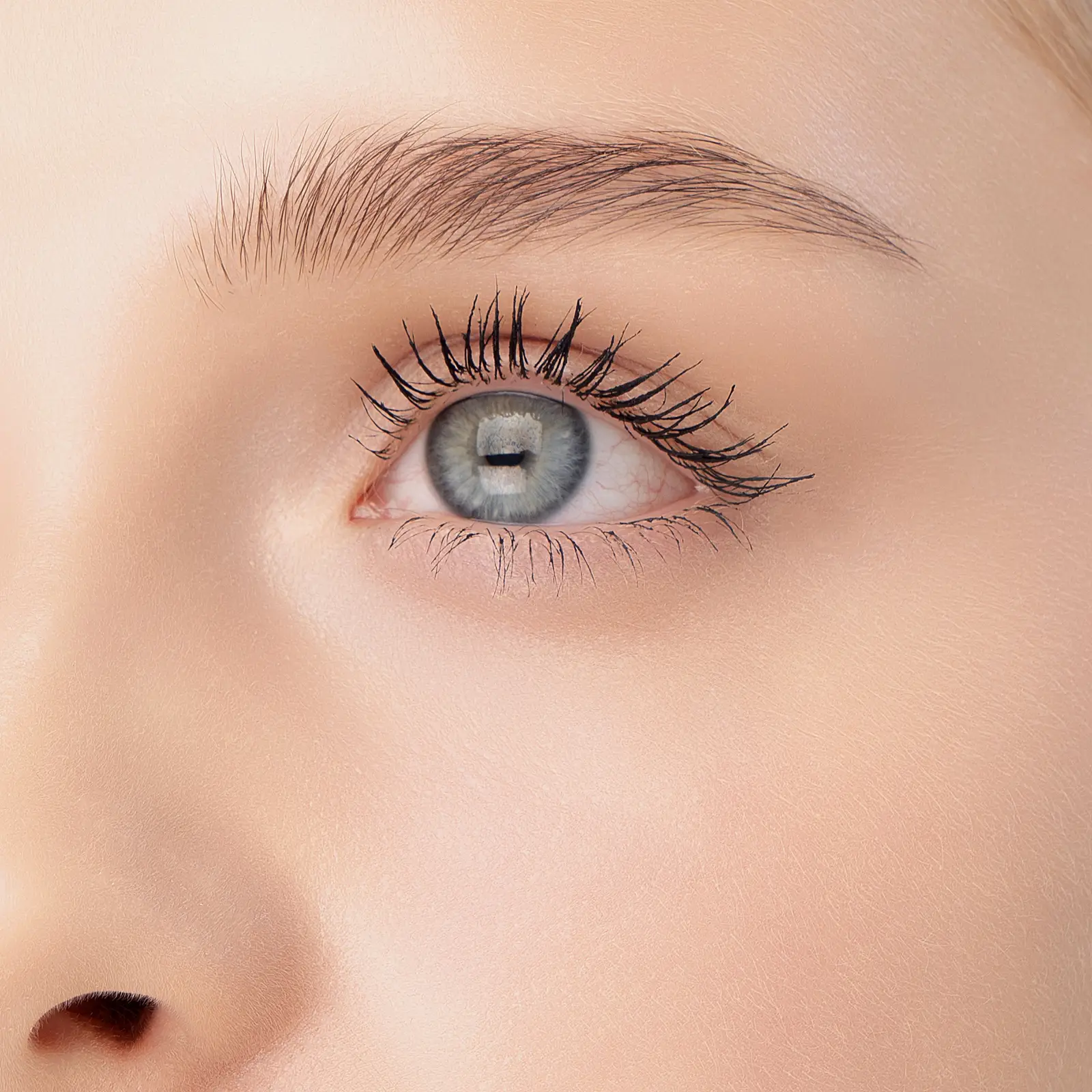 Тушь для ресниц L’Oréal Paris Volume Million Lashes Feline для объема и разделения Черная