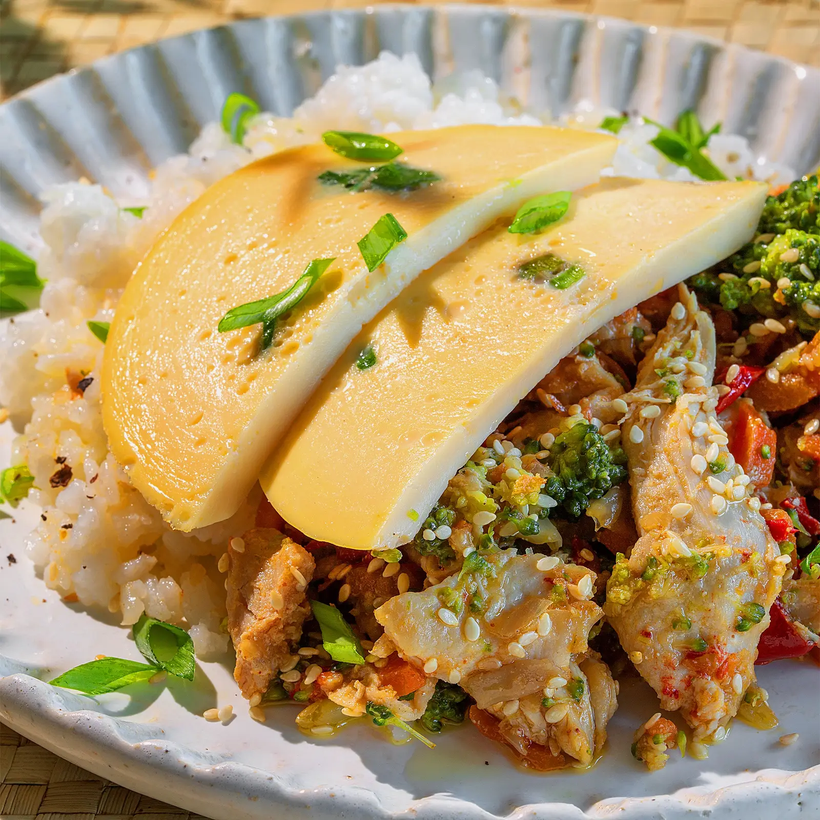 Японский рис с курицей и овощами 300г