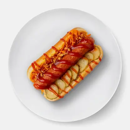 Хот-дог Чили с куриной сосиской на зерновой булочке