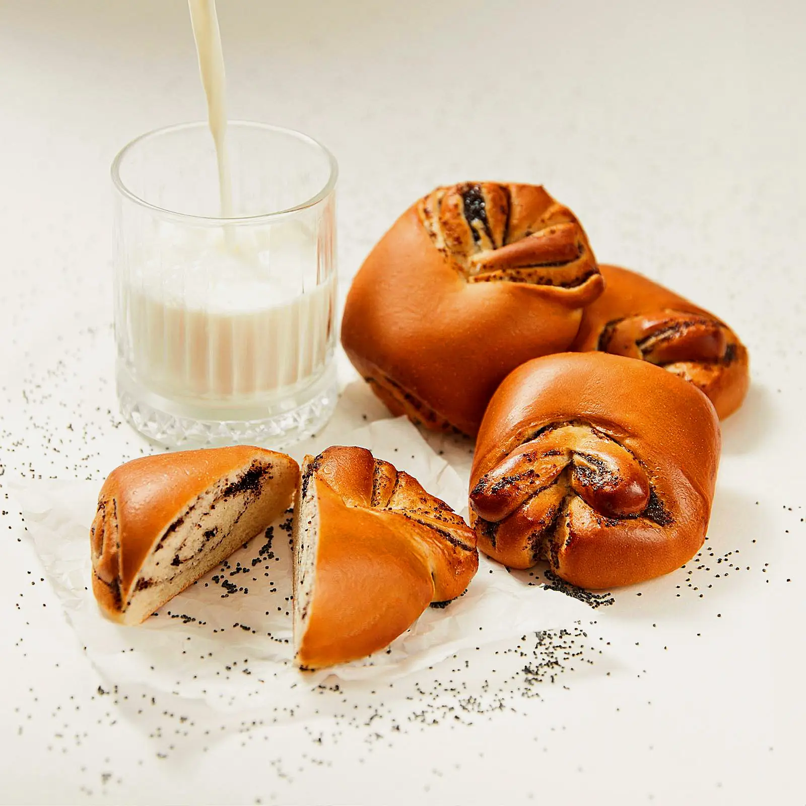 Сдоба с маковой начинкой Марго и К 130г