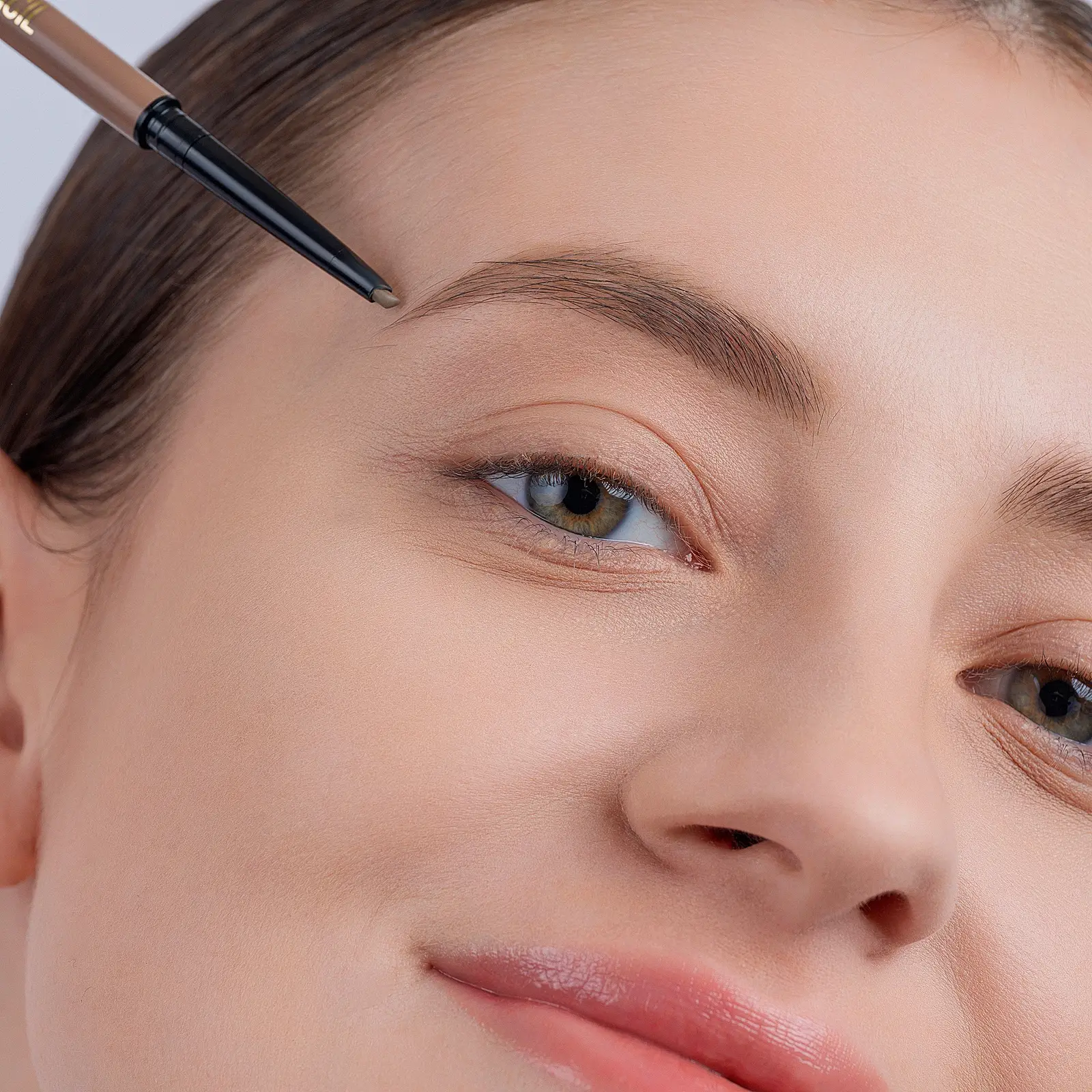 Автоматический карандаш для бровей Brow Sculpting Pencil Stellary тон 01 - фото 5 Автоматический карандаш для бровей Brow Sculpting Pencil Stellary тон 01 - фото 5