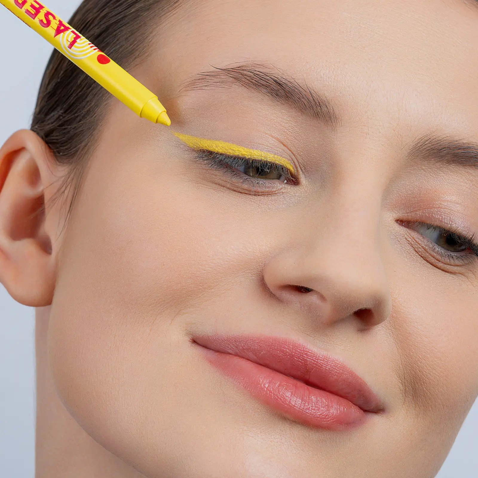 Гелевый карандаш для глаз Laser Blade тон 05 Beauty Bomb - фото 3
