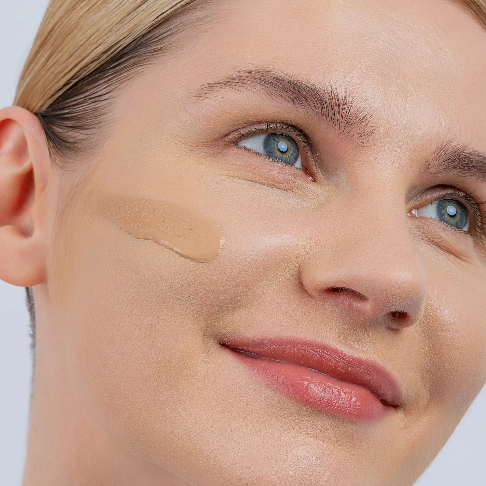 Тональный крем с естественным покрытием Aerien тон 03 Vivienne Sabo